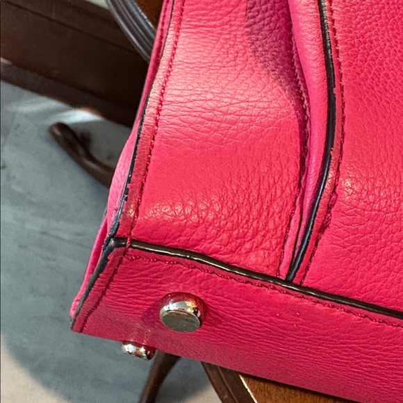 Kate Spade Satchel Crossbody bag
Leather Bright Pink/ bow front in patent EUC - Picture 13 of 17